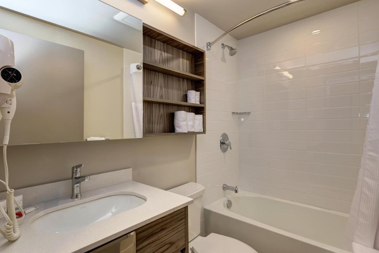 Microtel Inn & Suites By Wyndham Kanata Ottawa West Екстериор снимка