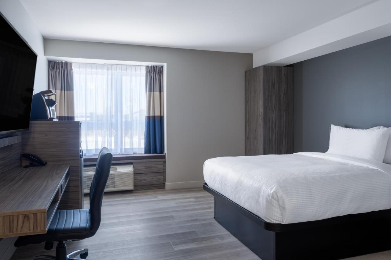 Microtel Inn & Suites By Wyndham Kanata Ottawa West Екстериор снимка