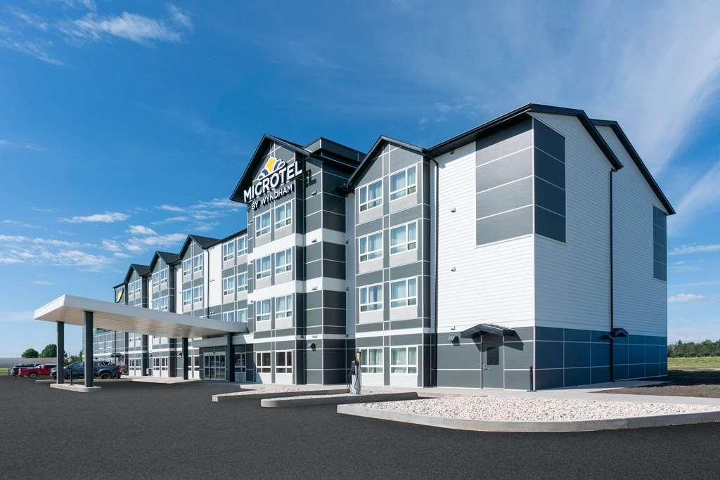 Microtel Inn & Suites By Wyndham Kanata Ottawa West Екстериор снимка