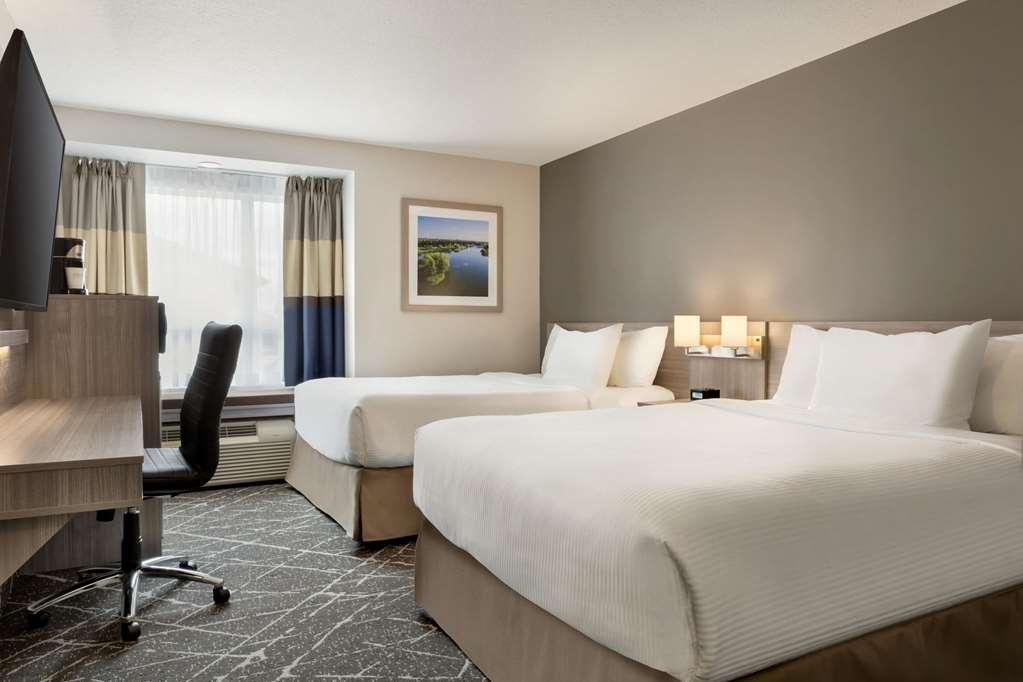 Microtel Inn & Suites By Wyndham Kanata Ottawa West Стая снимка