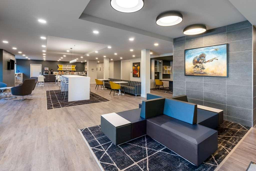 Microtel Inn & Suites By Wyndham Kanata Ottawa West Интериор снимка