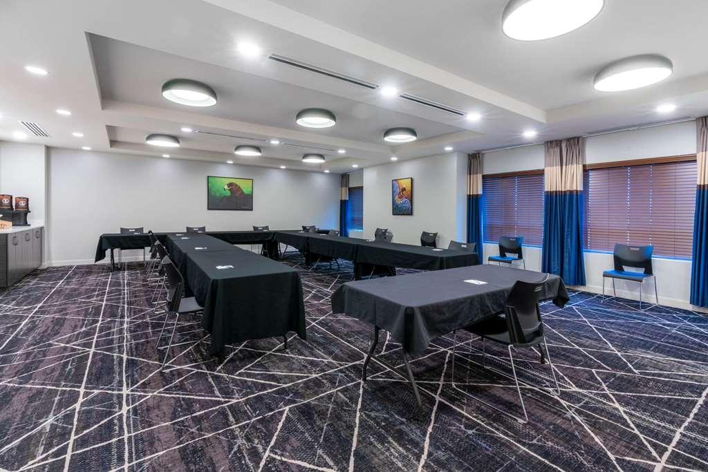 Microtel Inn & Suites By Wyndham Kanata Ottawa West Съоръжения снимка