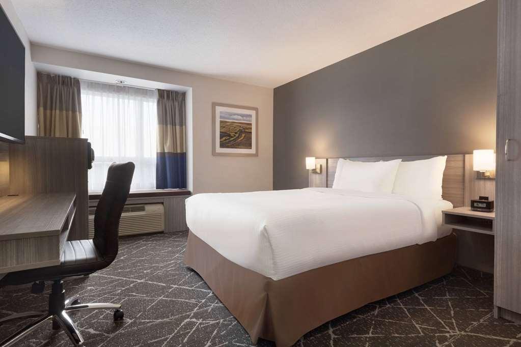 Microtel Inn & Suites By Wyndham Kanata Ottawa West Стая снимка