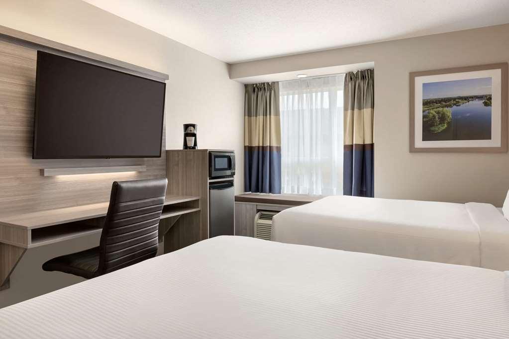 Microtel Inn & Suites By Wyndham Kanata Ottawa West Стая снимка