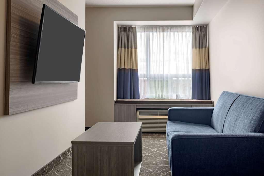 Microtel Inn & Suites By Wyndham Kanata Ottawa West Стая снимка