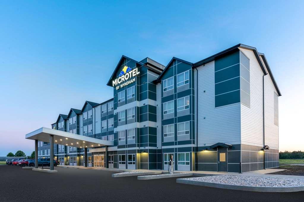 Microtel Inn & Suites By Wyndham Kanata Ottawa West Екстериор снимка