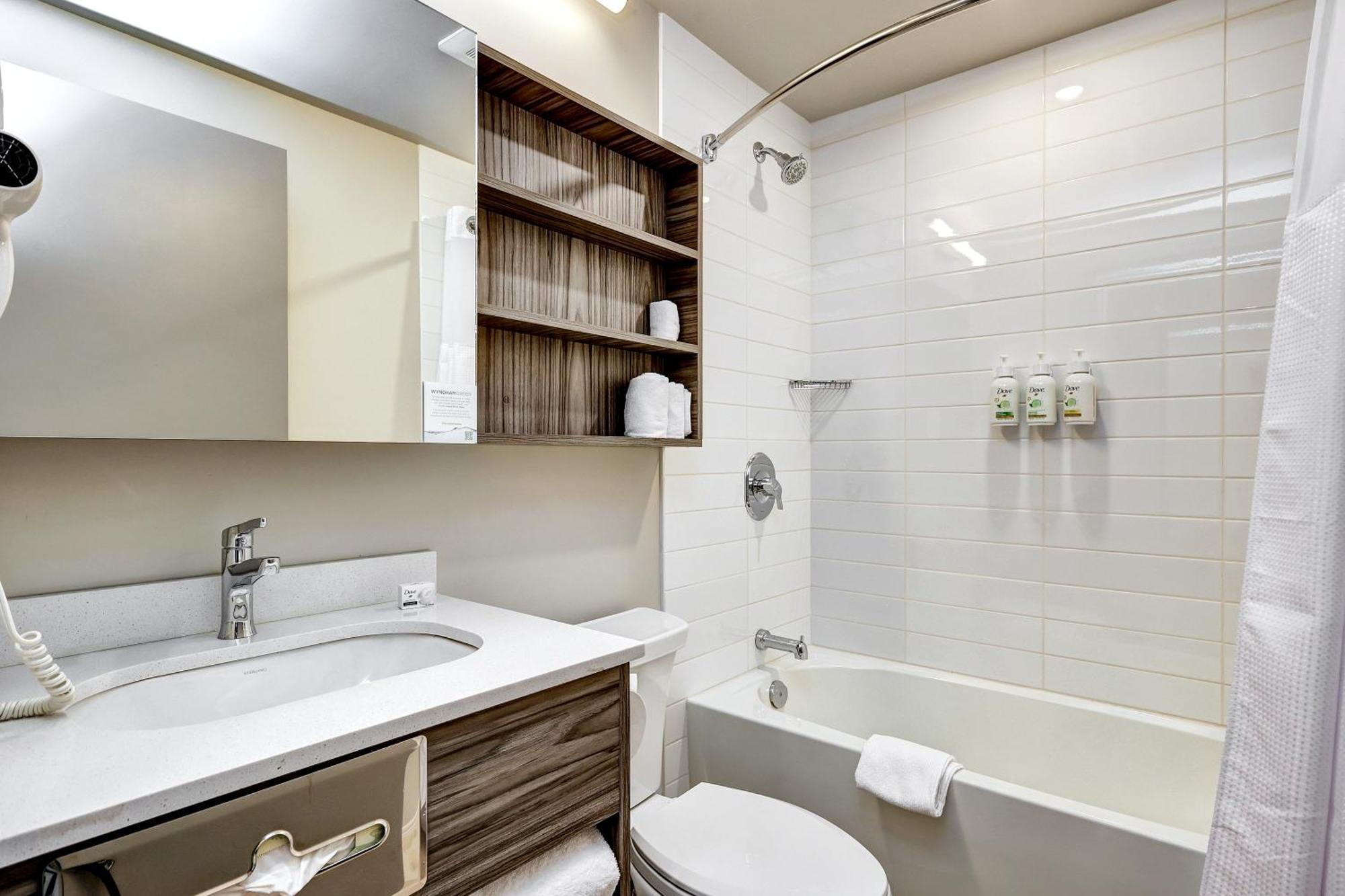 Microtel Inn & Suites By Wyndham Kanata Ottawa West Екстериор снимка