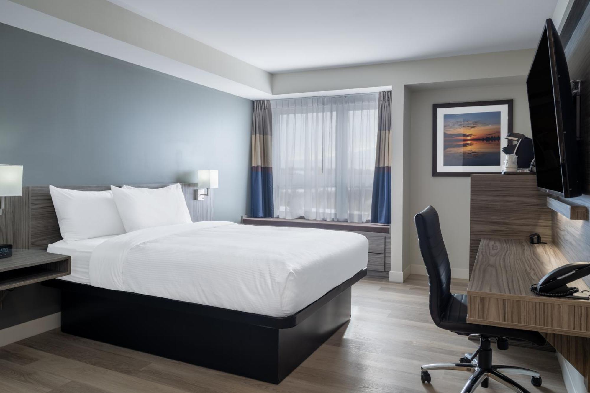 Microtel Inn & Suites By Wyndham Kanata Ottawa West Екстериор снимка