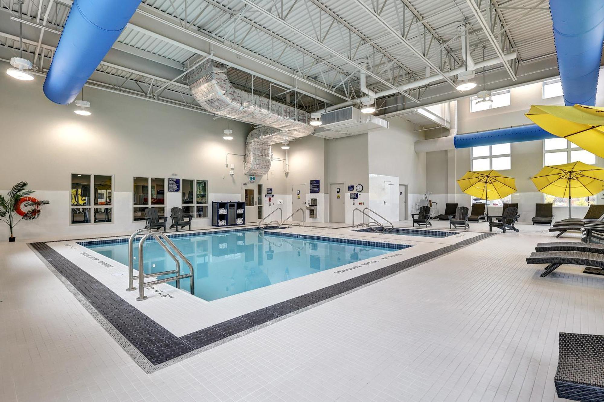 Microtel Inn & Suites By Wyndham Kanata Ottawa West Екстериор снимка