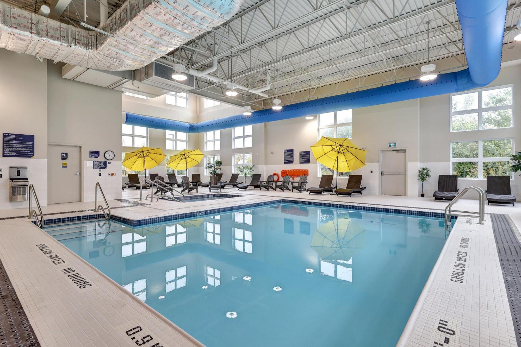Microtel Inn & Suites By Wyndham Kanata Ottawa West Екстериор снимка