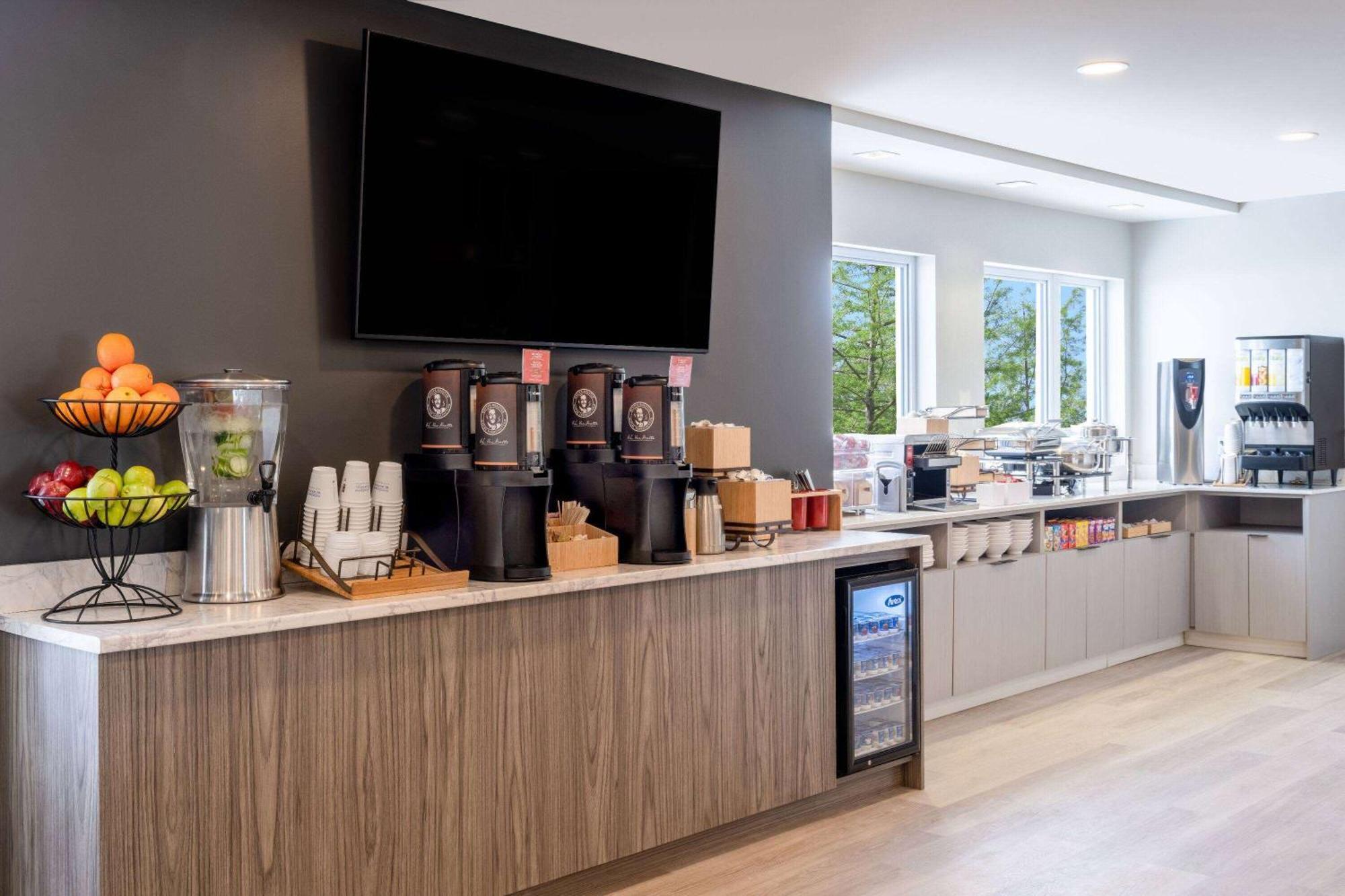 Microtel Inn & Suites By Wyndham Kanata Ottawa West Екстериор снимка