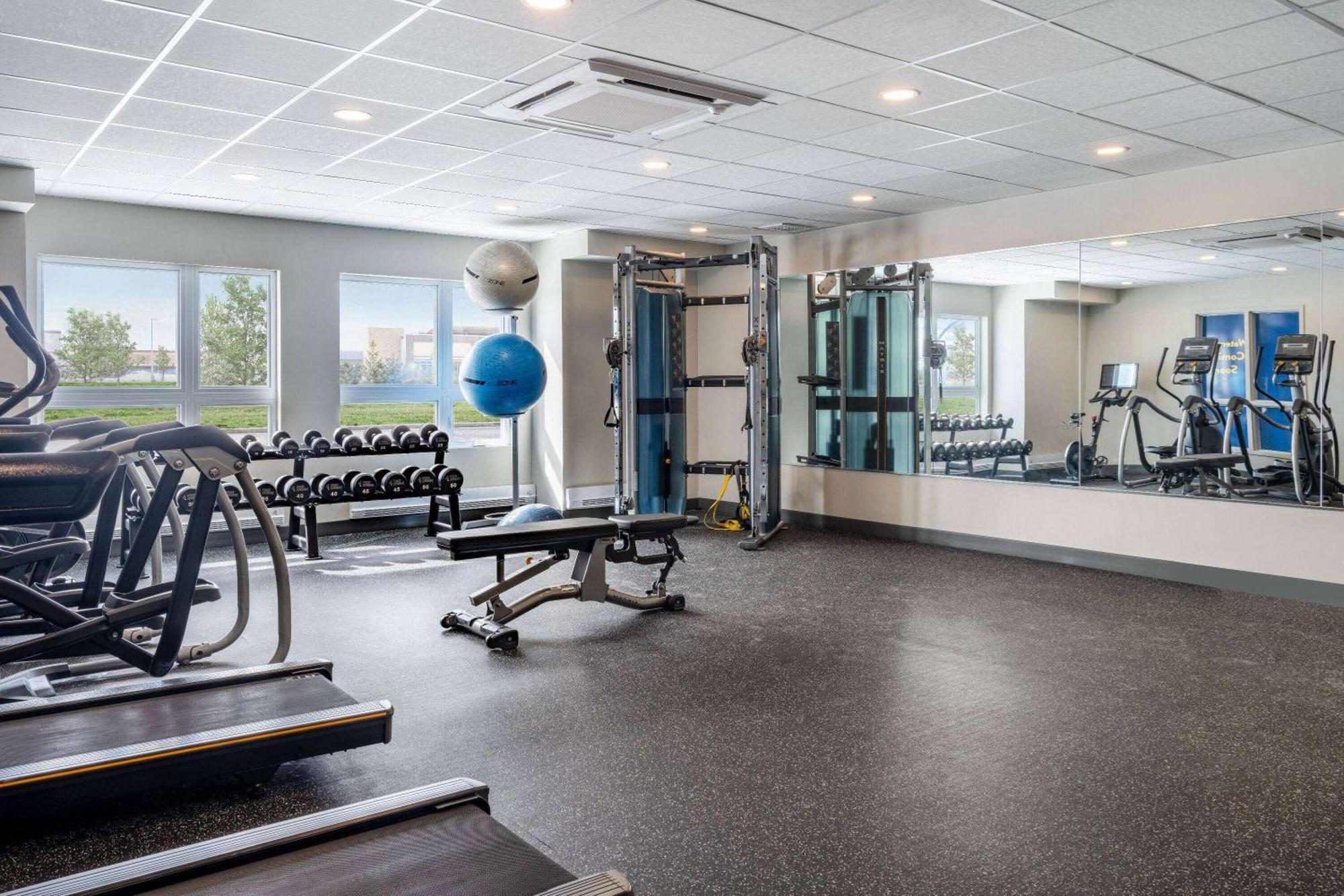 Microtel Inn & Suites By Wyndham Kanata Ottawa West Екстериор снимка