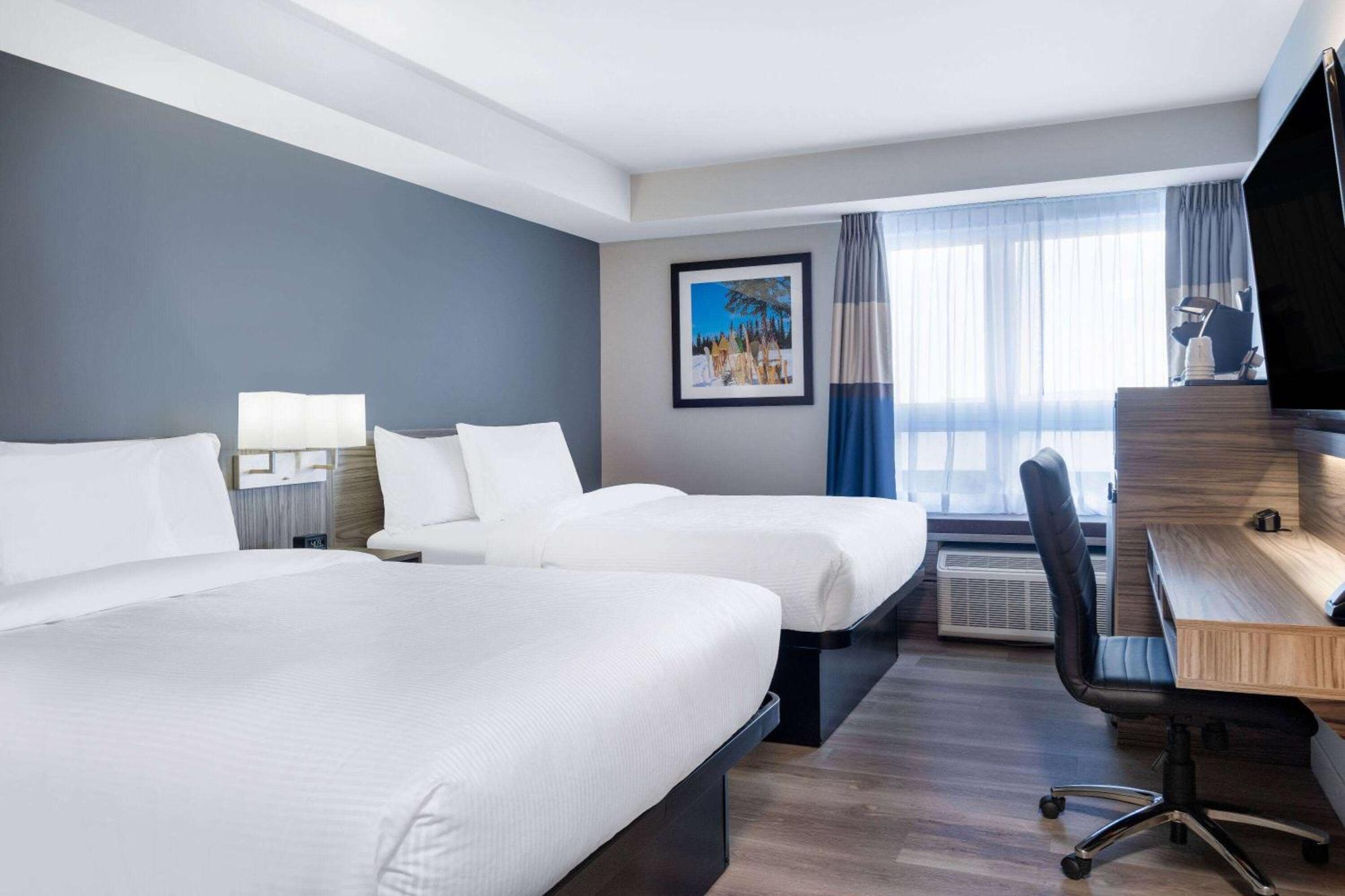 Microtel Inn & Suites By Wyndham Kanata Ottawa West Екстериор снимка