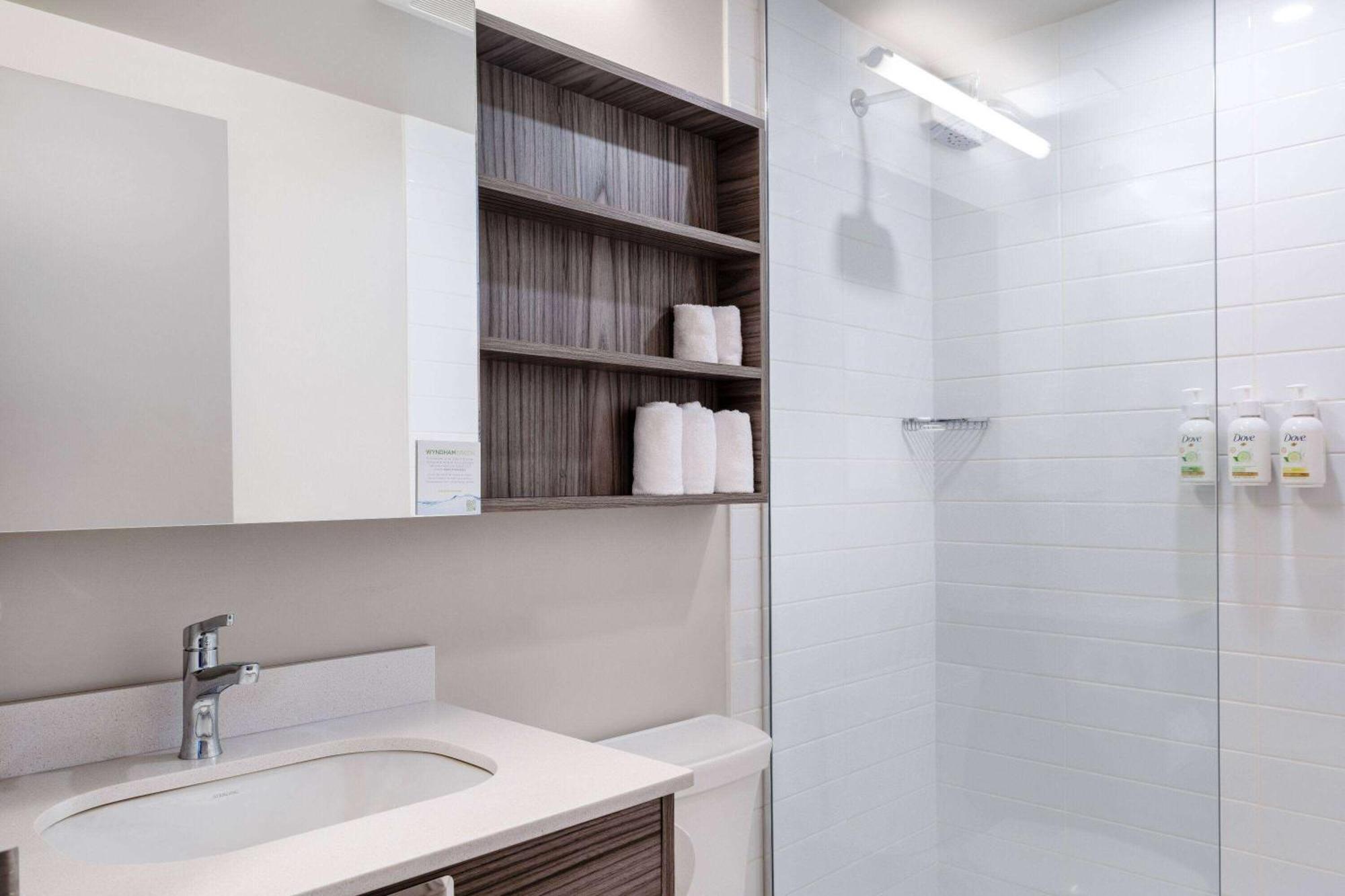 Microtel Inn & Suites By Wyndham Kanata Ottawa West Екстериор снимка