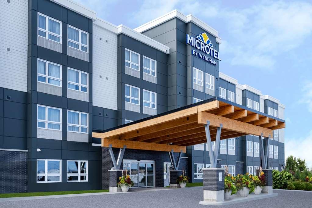 Microtel Inn & Suites By Wyndham Kanata Ottawa West Екстериор снимка